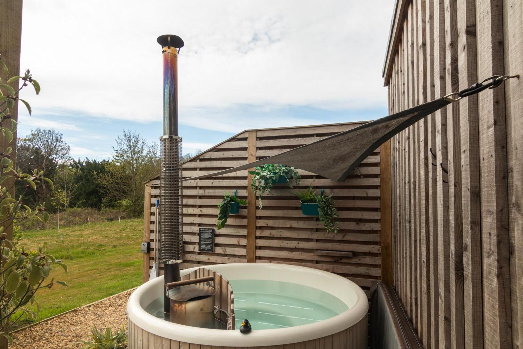 The Reef - Unique Hot Tub Cabin In Millport Eksteriør billede